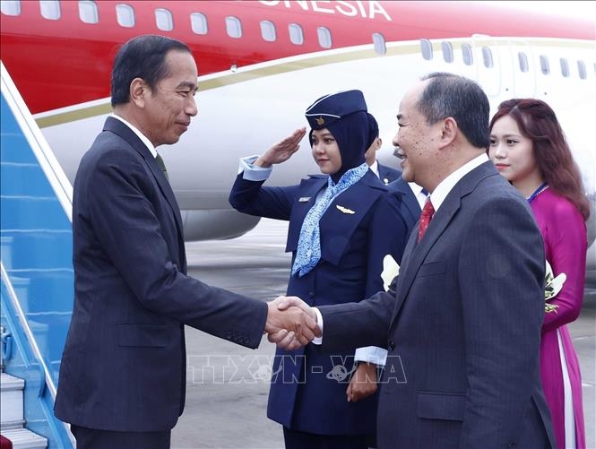 President Joko Widodo arrives in Hanoi for three-day Vietnam visit